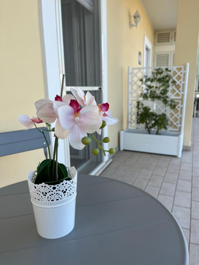 Bed&Breakfast Del Viaggiatore Fondi Exterior photo